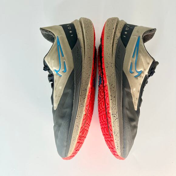 Athletic_Shoes